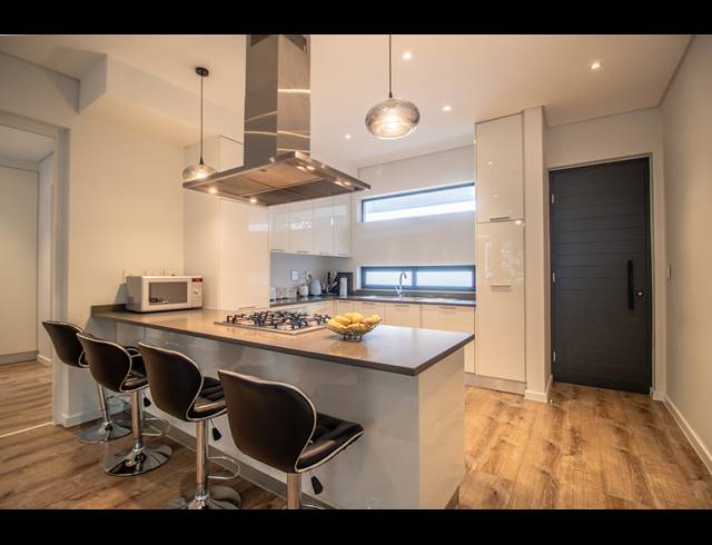 2 BEDROOM APARTMENT FOR SALE IN STEYN CITY